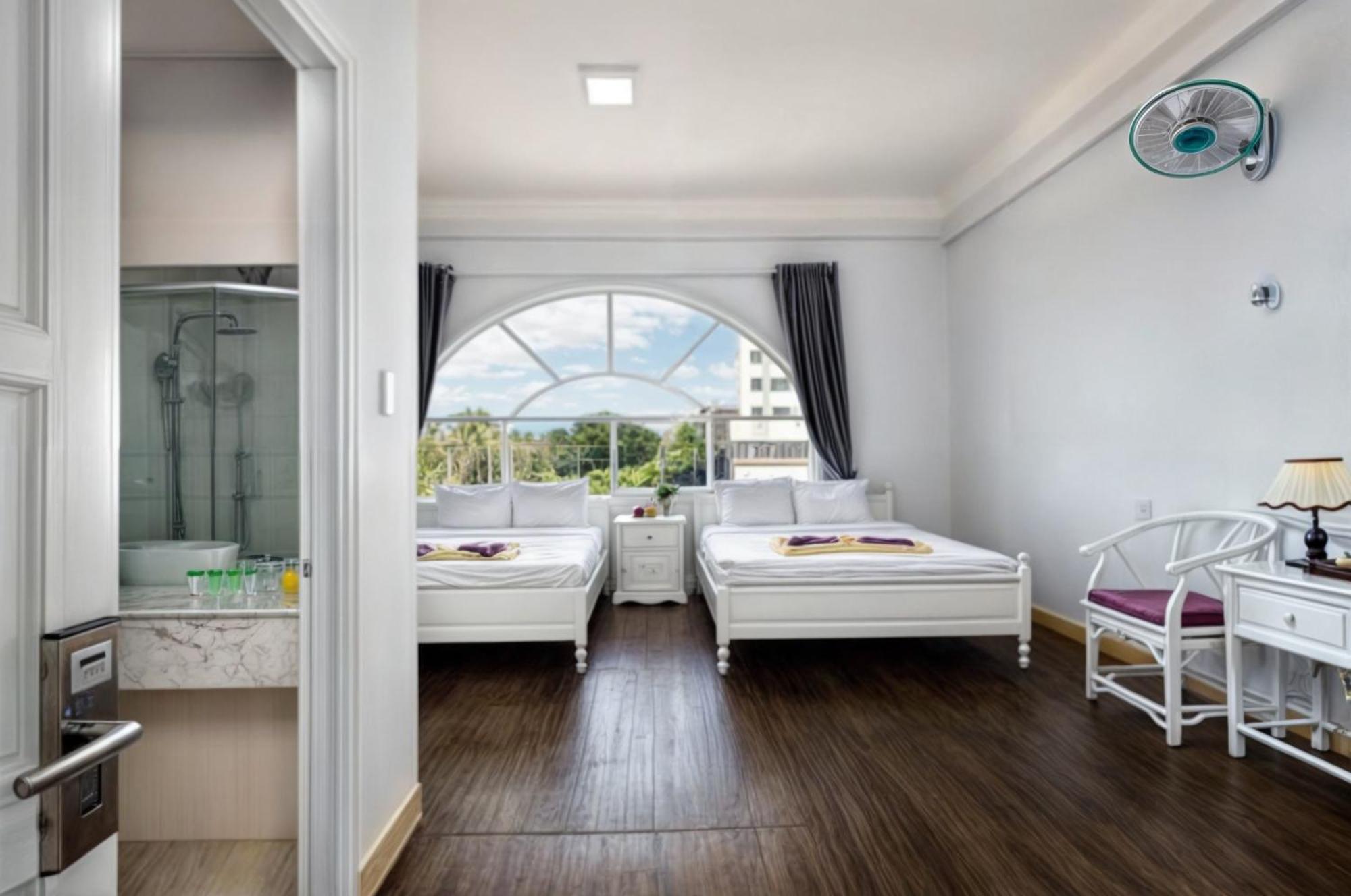 Cct Luxury Hotel Nha Trang Buitenkant foto