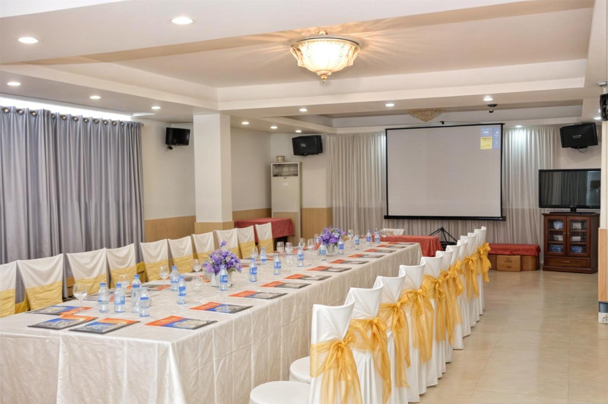 Cct Luxury Hotel Nha Trang Buitenkant foto