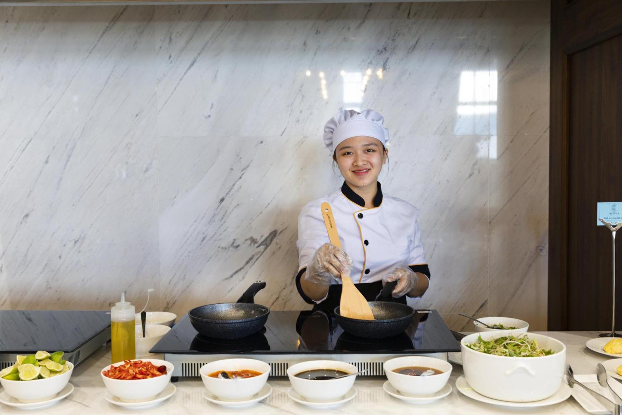 Cct Luxury Hotel Nha Trang Buitenkant foto