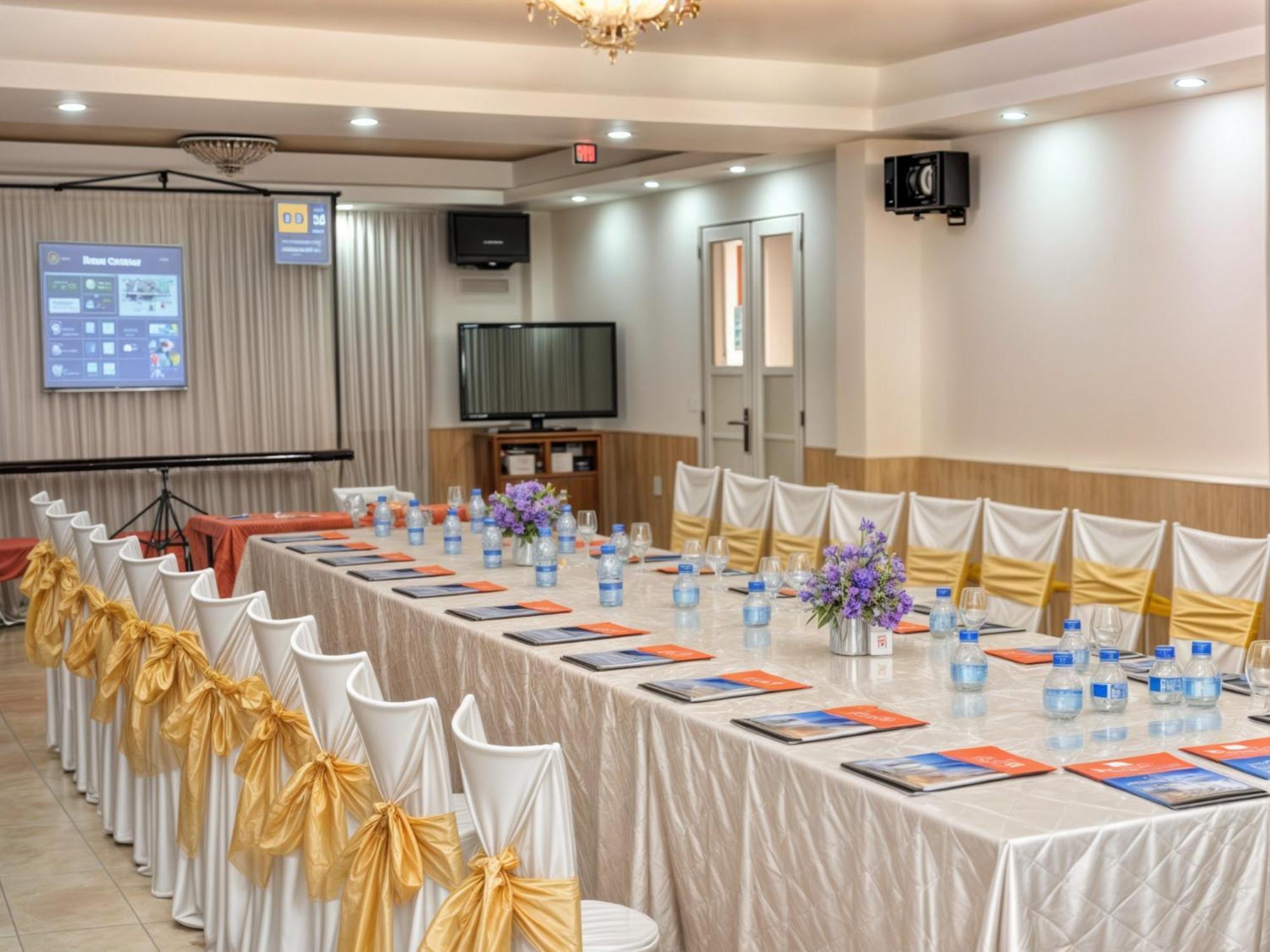 Cct Luxury Hotel Nha Trang Buitenkant foto